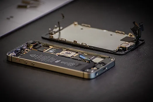 Apple предоставит владельцам iPhone инструменты для ремонта смартфона 