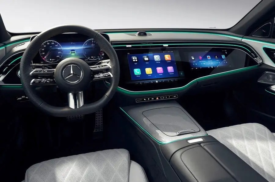 Новые Mercedes-Benz получают поддержку Car Key