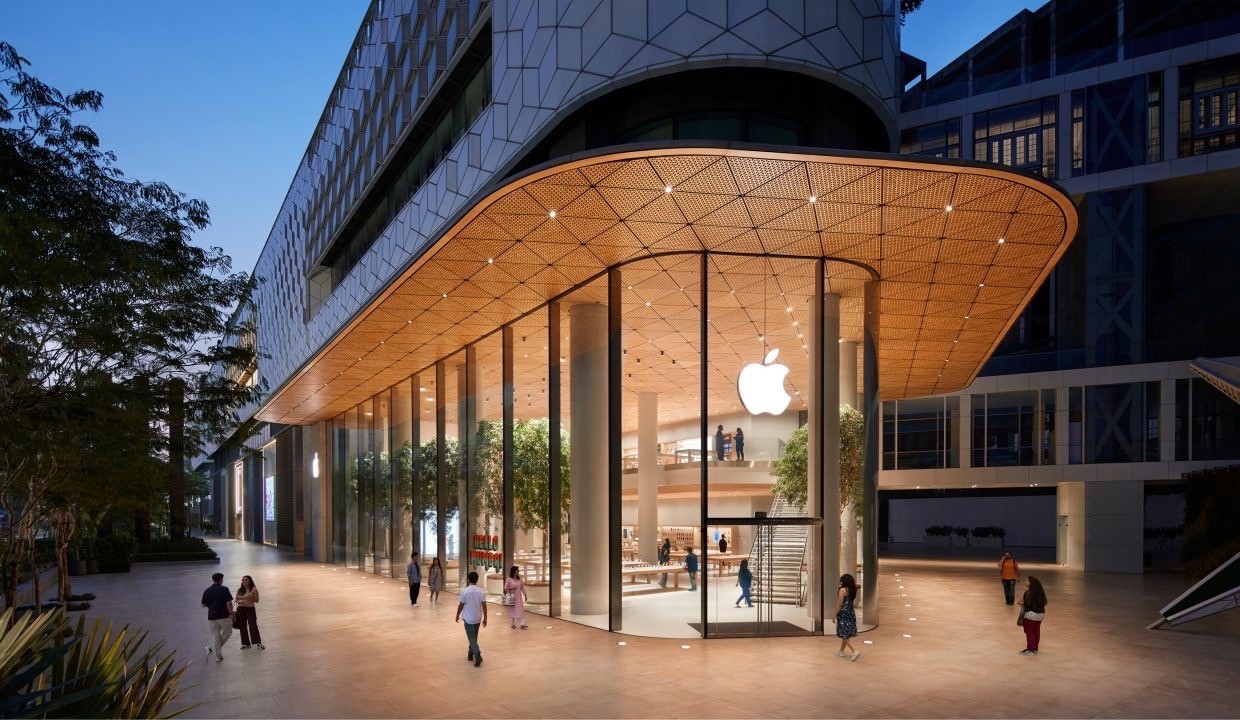 Тим Кук торжественно открыл первый магазин Apple Store в Индии
